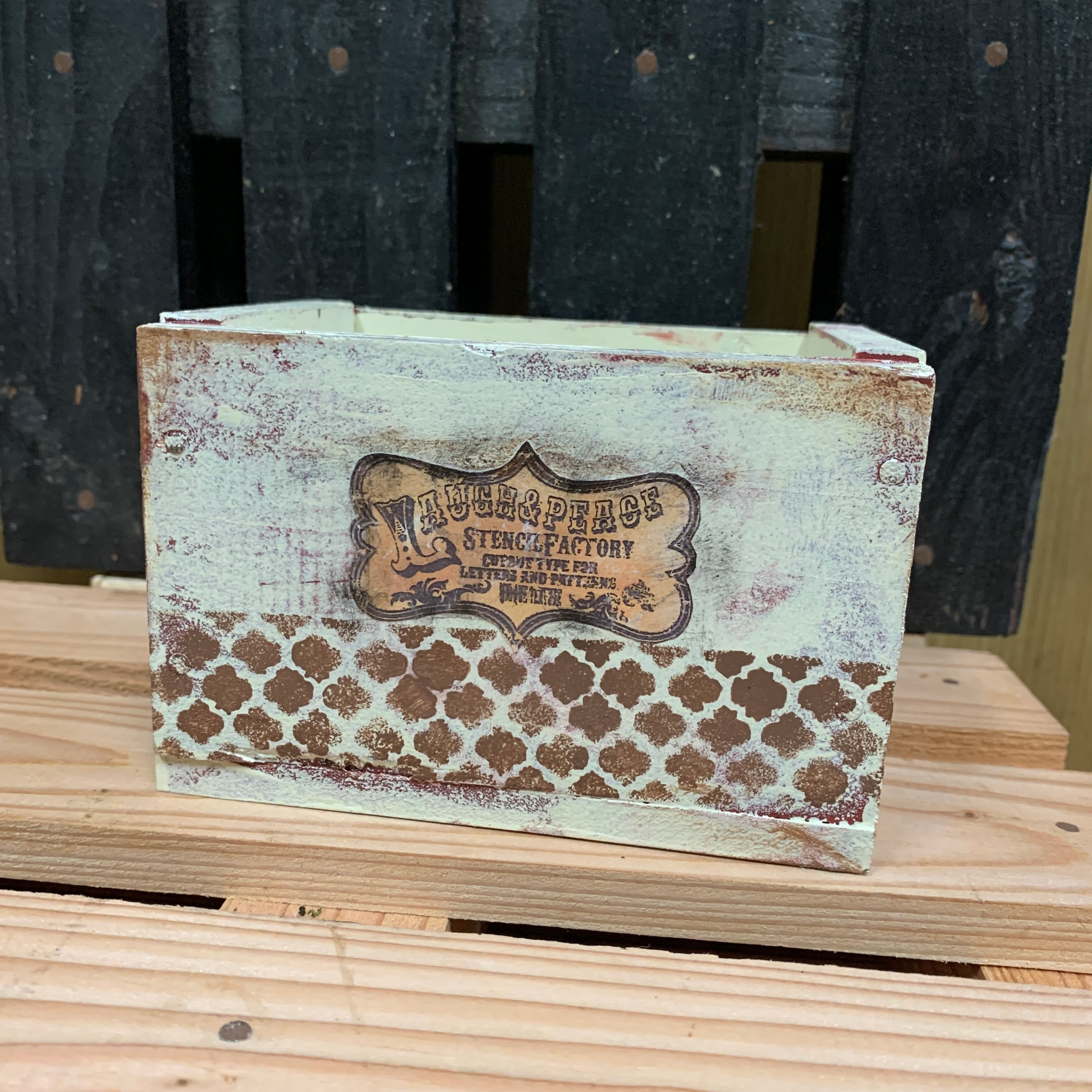 可愛いアンティークラベルの小包box風♡** お買い得品 可愛い