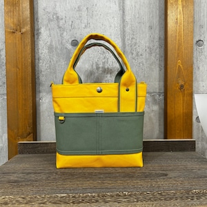 当店人気No.1.▽Bi Color Tote "M"【ヤマブキ×ダスティグリーン】