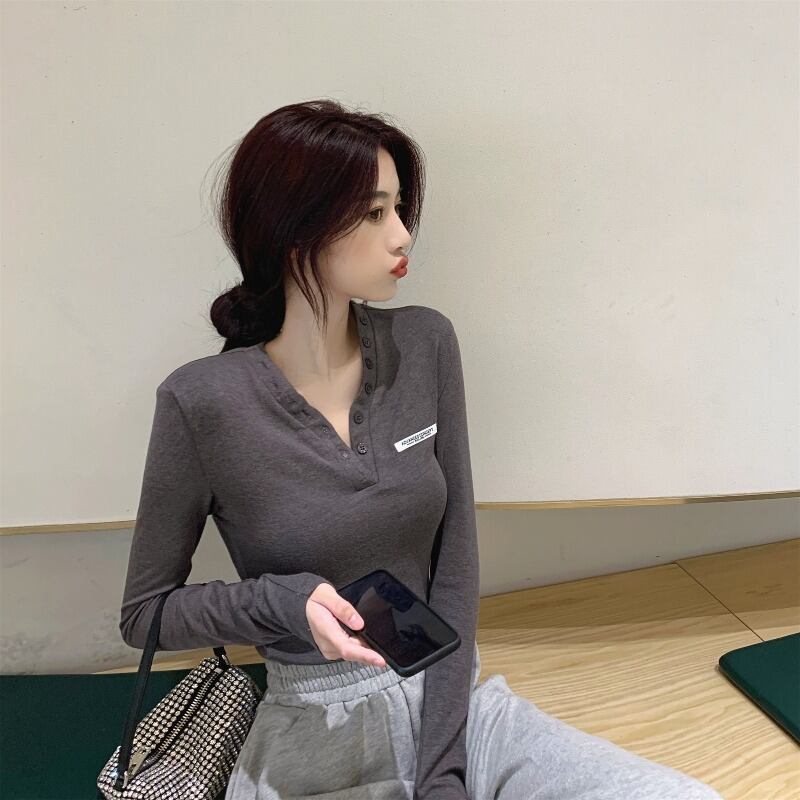 Vネックタイトフィットダークグレー長袖Tシャツレディース2020秋新作スタイル、ショートボトムシャツトップ ブラックストロベリース81613838993