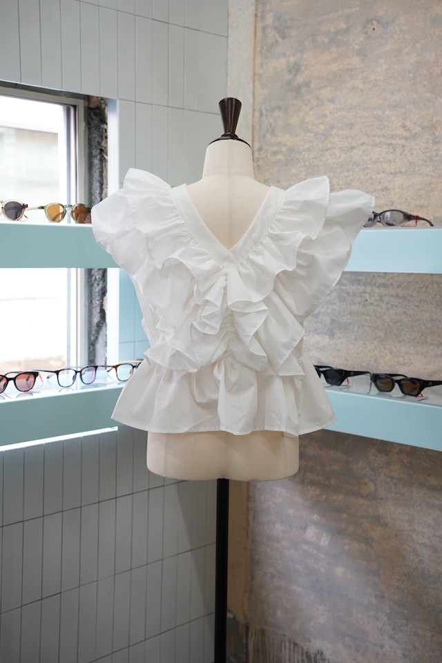 FRIFRI V NECK SLEEVELESS BLOUSE