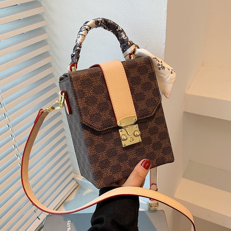 オータムスタンダードスカーフ レトロ 秋物 シルク スクウェア メッセンジャーバッグ Tiancai_Wing_Bag56685902081