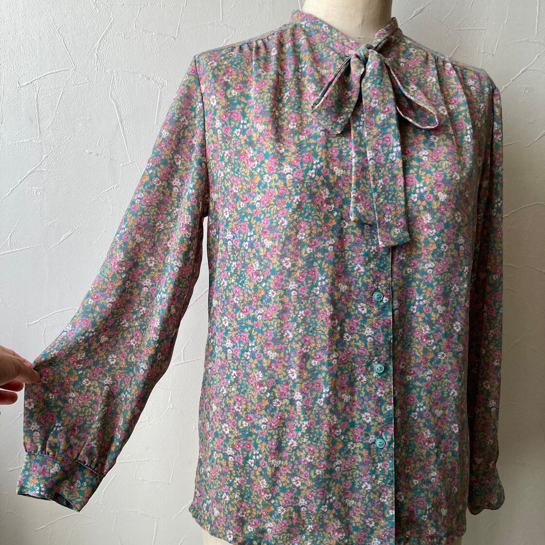 淡い小花柄ボウタイブラウス 昭和レトロ 古着 used vintage | PAY ID