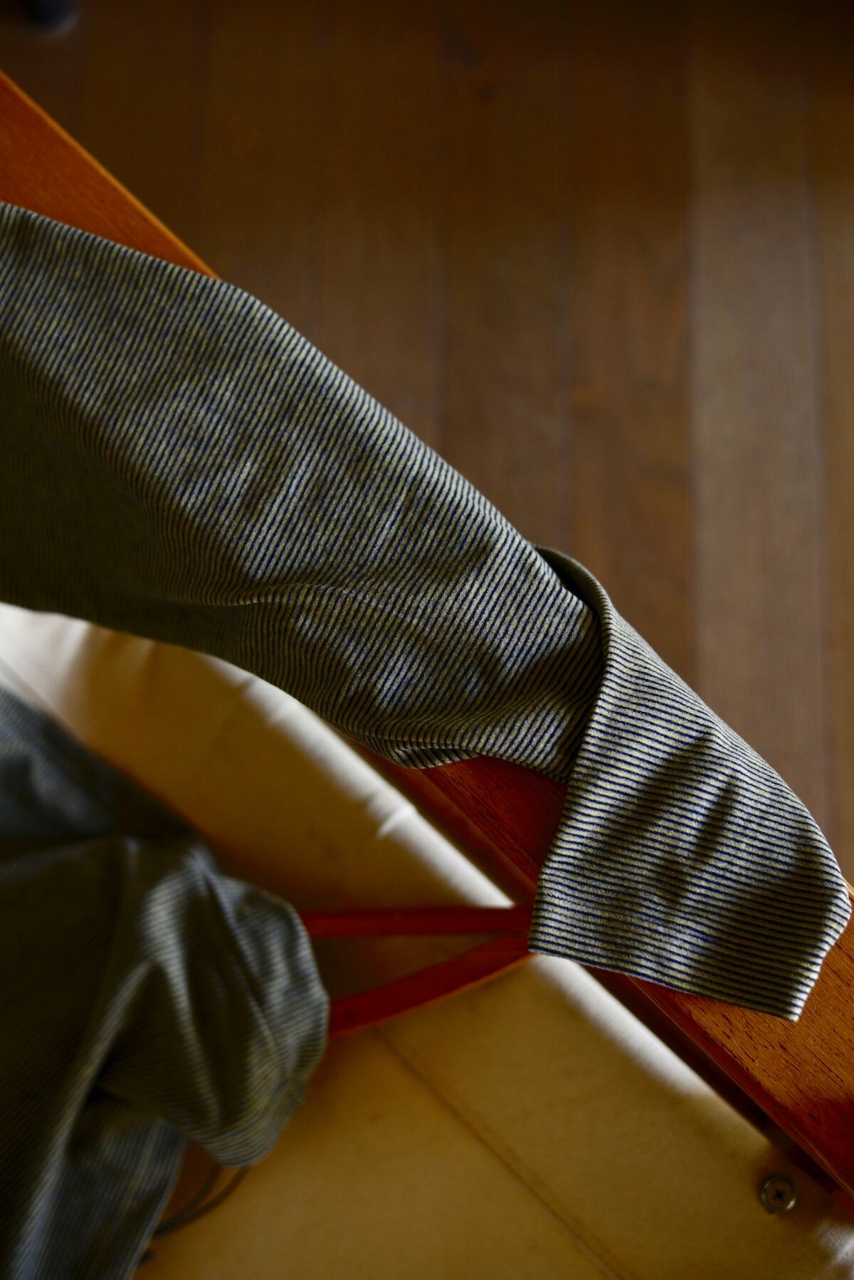 blackbird / hooded skipper long sleeve cutsewn (gray ＆ yellow