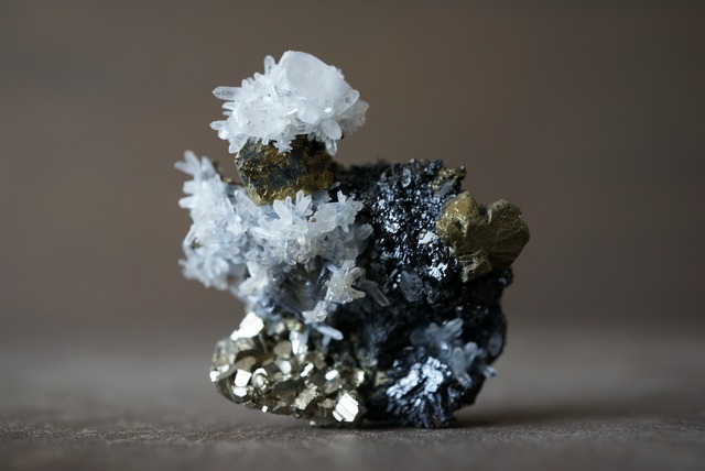 クォーツ/ガレナ/チャルコパイライト/パイライト　Quartrz/Galena/Chalcopyrite/Pyrite 1073