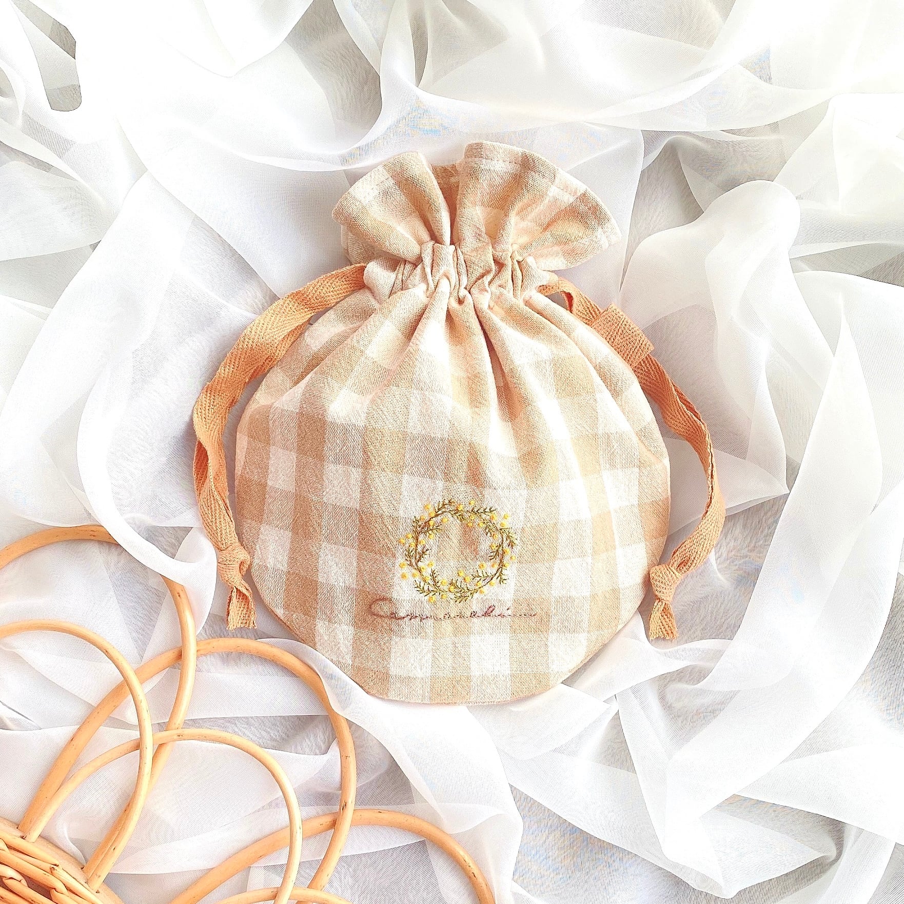 ちっちゃなりんりん巾着サシェ/お守りサシェ【りす君とベリーバスケット ちっちゃなりんりん巾着サシェ/お守りサシェ【りす君とベリー