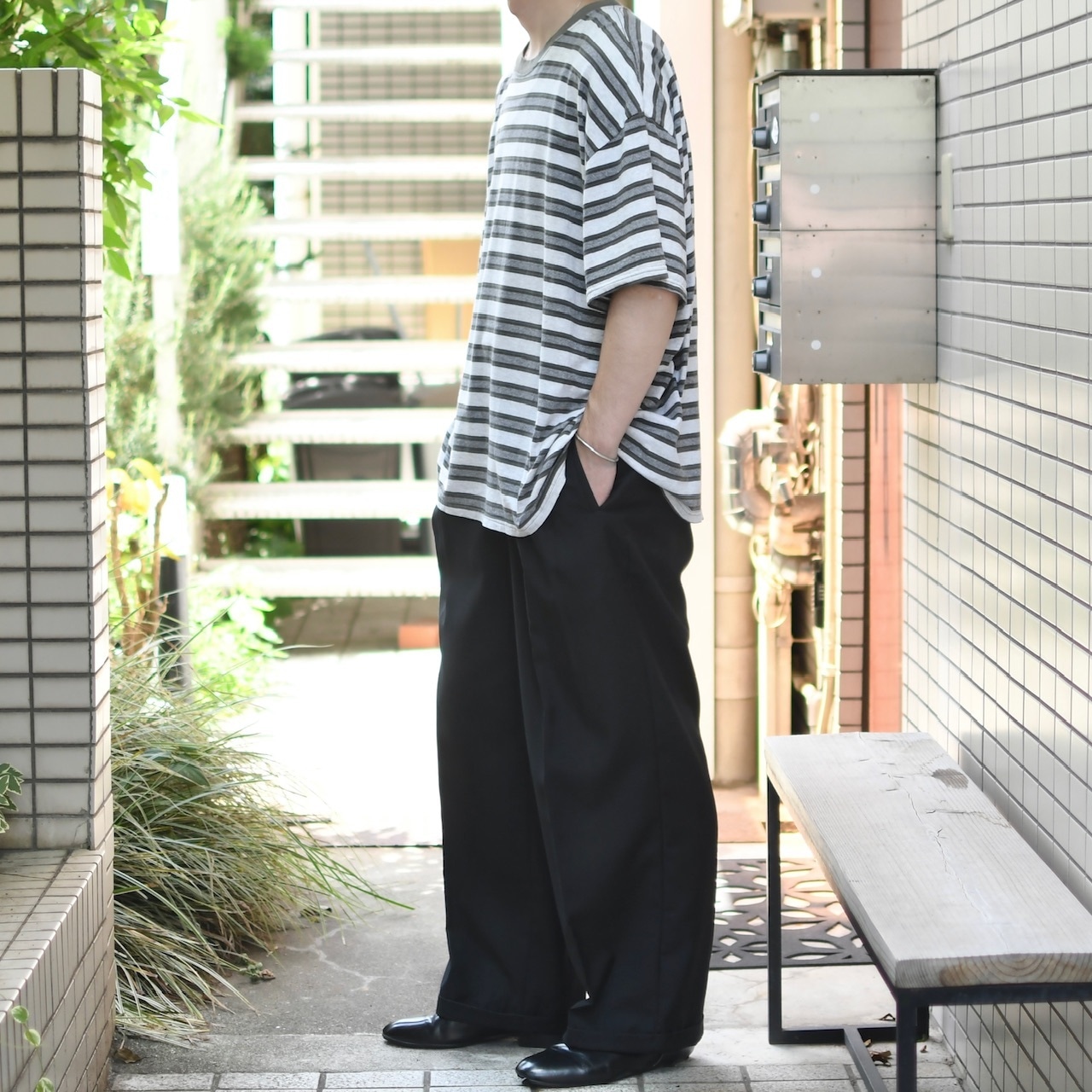 PURITAN wide silhouette multi border tee