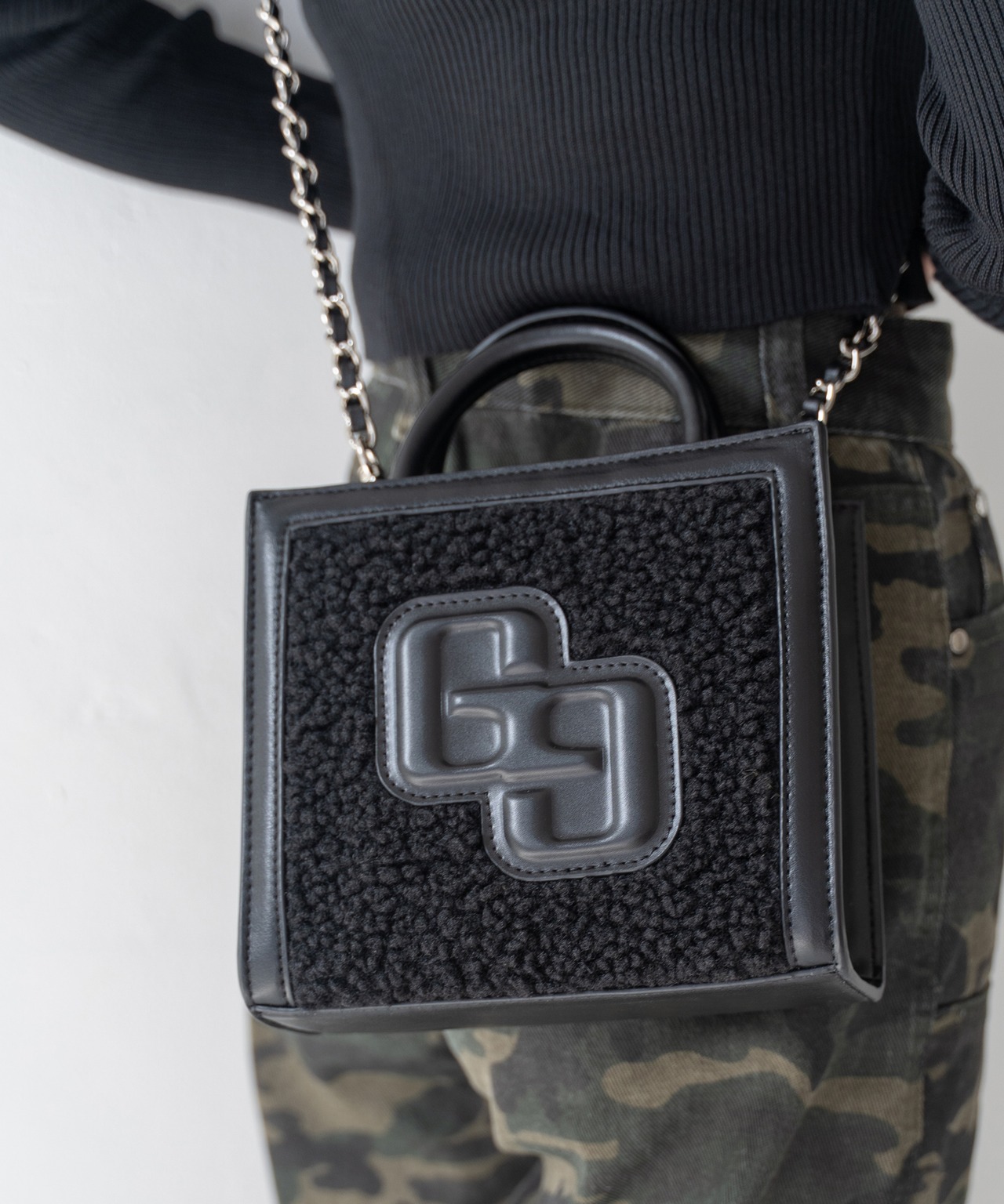 GYDA : CHAIN SHOULDER MINI SQUARE BAG GY-B335