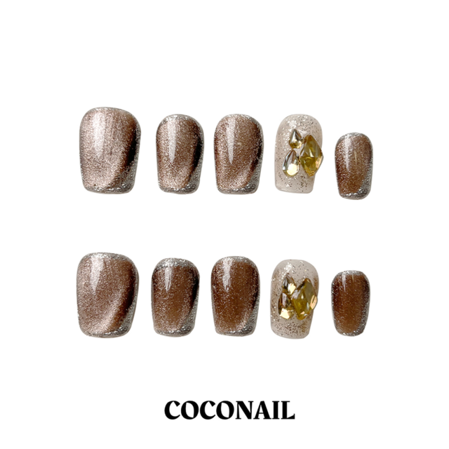 100%ハンドメイド「ギャラクシーカラーのシックな宝石カットマグネットネイル」