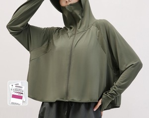 親指開き UV対策 薄手 フード付き 長袖 ジャケット レディース トップス アウター 上着 羽織 ショート ラグラン ハイネック 襟付き スタンドカラー フード ファスナー ポケット 前開き ジップアップ 速乾 通気性 かわいい 大人可愛い シンプル カジュアル おしゃれ スポーティー 無地 春 夏 秋 ママ 通勤 お出かけ 旅行 公園 休日 体型カバー 普段使い 着回し 紫外線対策 ゆったり フリーサイズ 白 ホワイト クリーム 紫 グレー ライトグレー ダークグレー ピンク ブルー 緑 グリーン