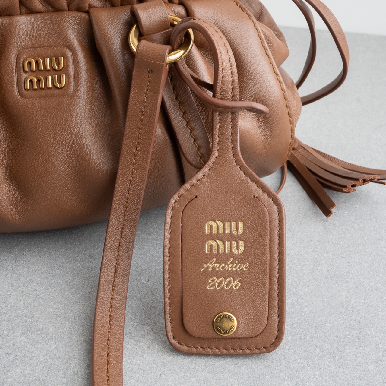 ミュウミュウ ジョワ ミニ ショルダーバッグ ブラウン レザー