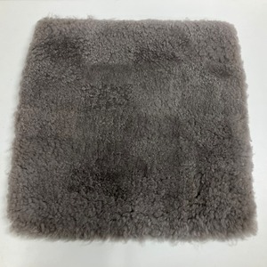 【OUTLET・カタログ外商品】ムートンシートクッション短毛巻き毛タイプ 　グレー