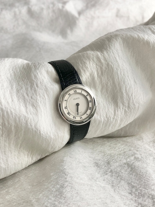 GUCCI グッチ 腕時計 シルバー×ブラック ローマ文字 レザー クォーツ vintage ヴィンテージ オールド jfpy7r
