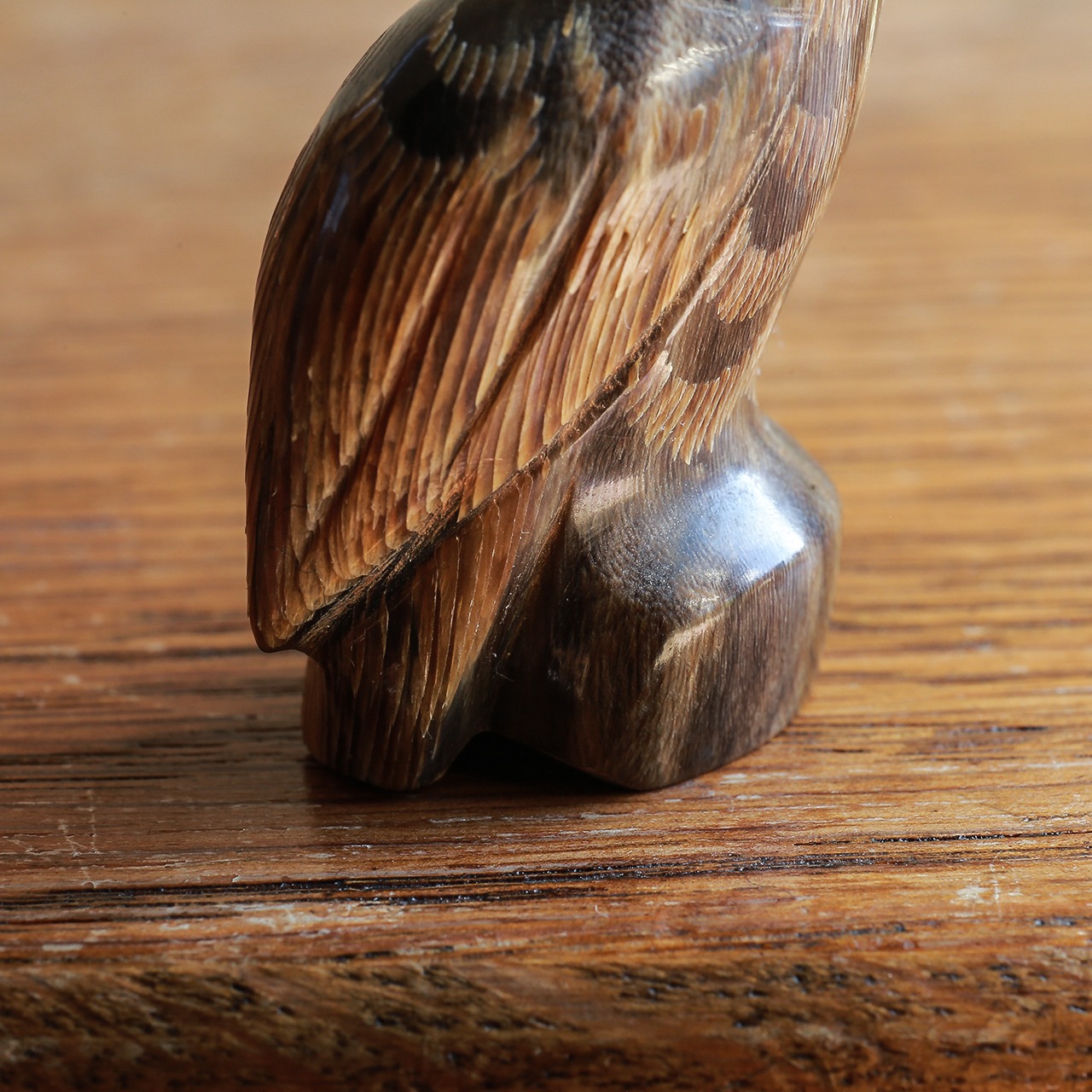 水牛の角で作られたフクロウ 13
