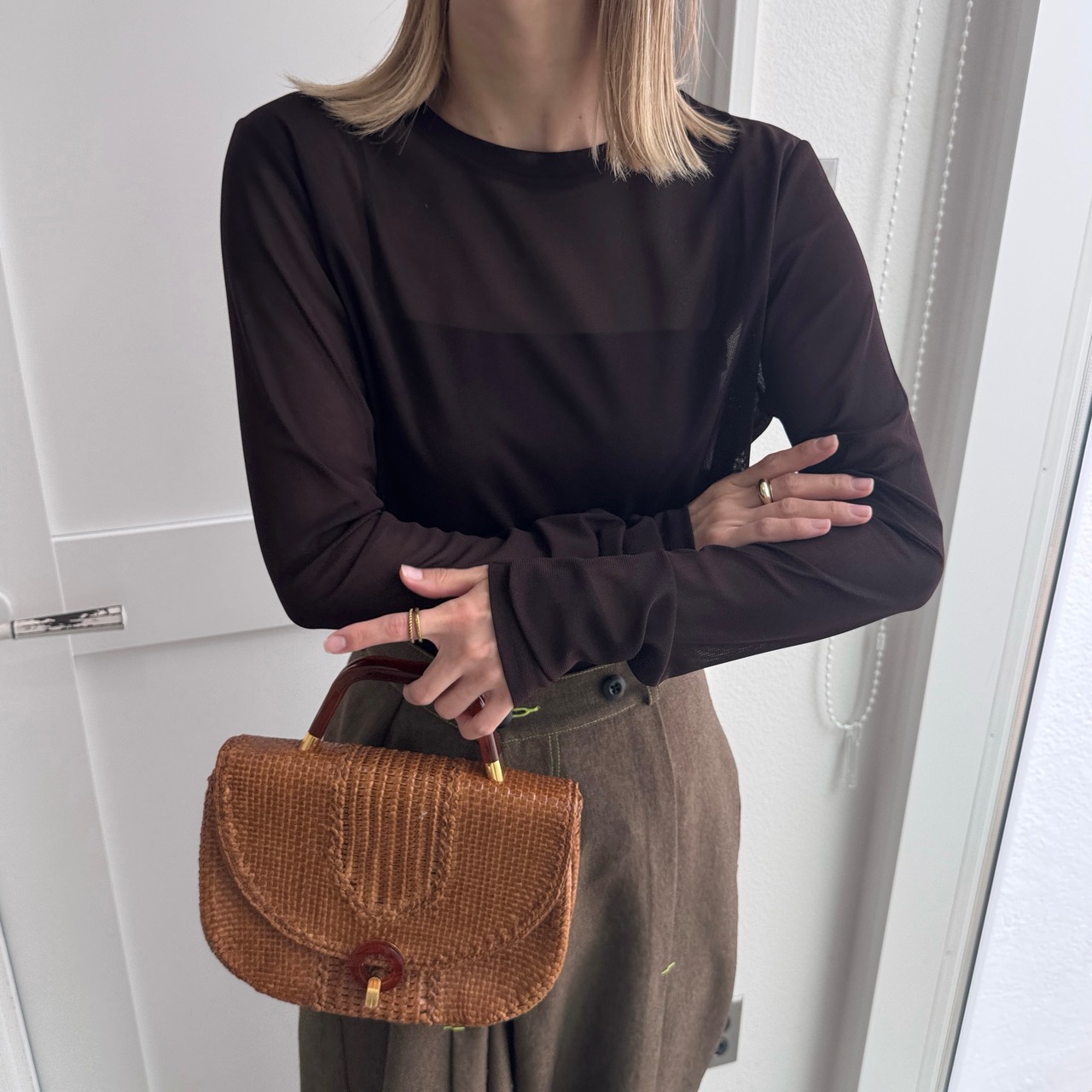 crew neck tulle sheer short tops/brown