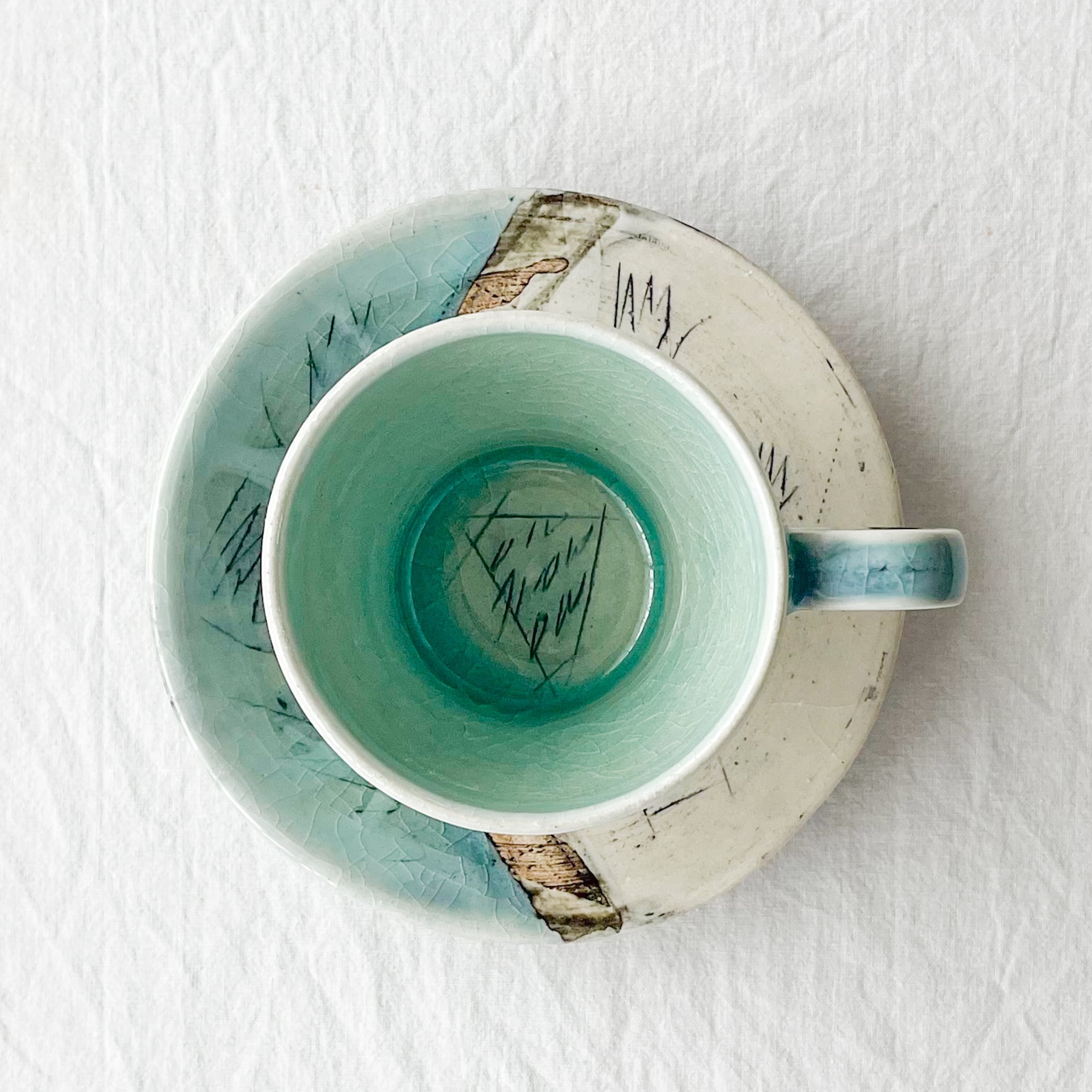 線刻カップ＆ソーサー【水色】 | Kamani | 多治見で営む 美濃焼器のWeb