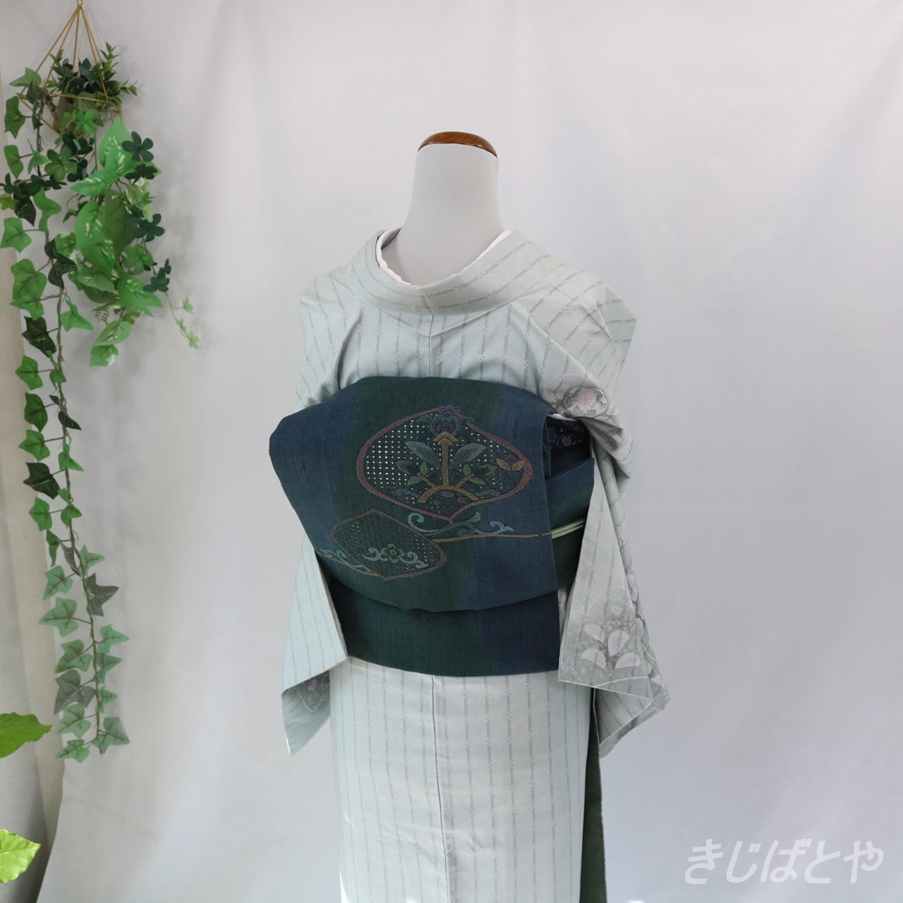 正絹紬 青白磁に辻が花柄の付け下げ 袷 | きじばとや