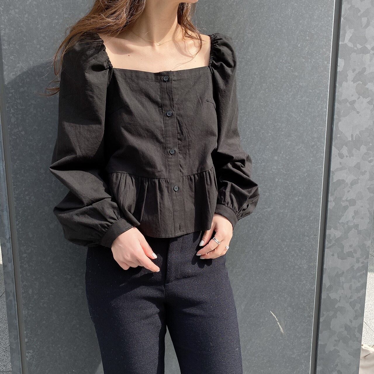 Puff shoulder blouse / black(3月下旬頃発送予定)
