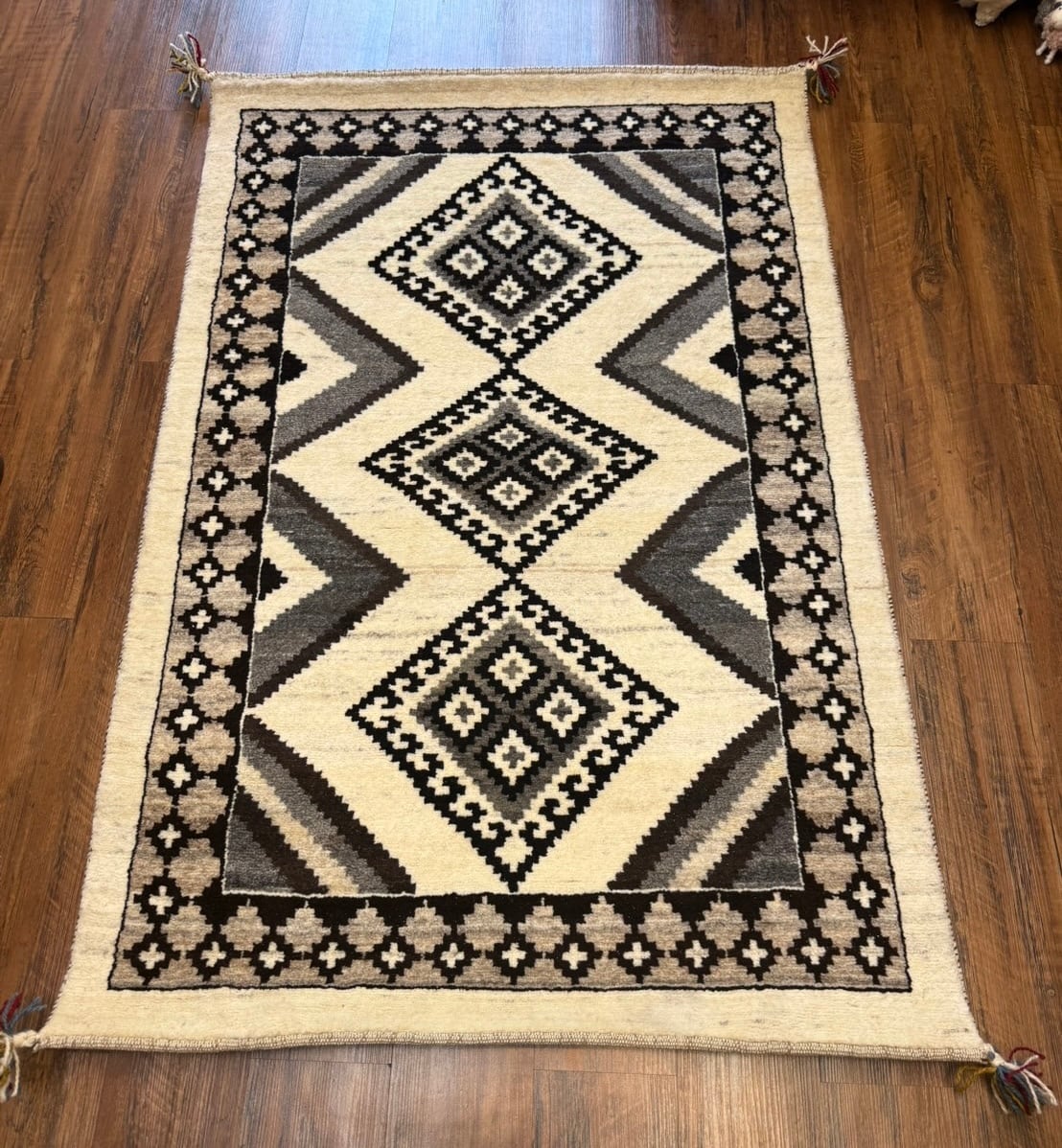 sasanianrugs ペルシャ絨毯専門店