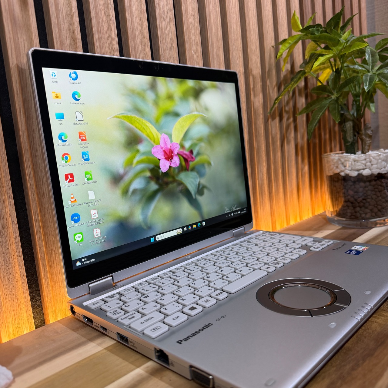 ☘SIMフリー&i7搭載‼️レッツノートQV1☘メモリ16GB☘SSD512GB☘️タッチパネル式☘第11世代☘️ノートパソコン