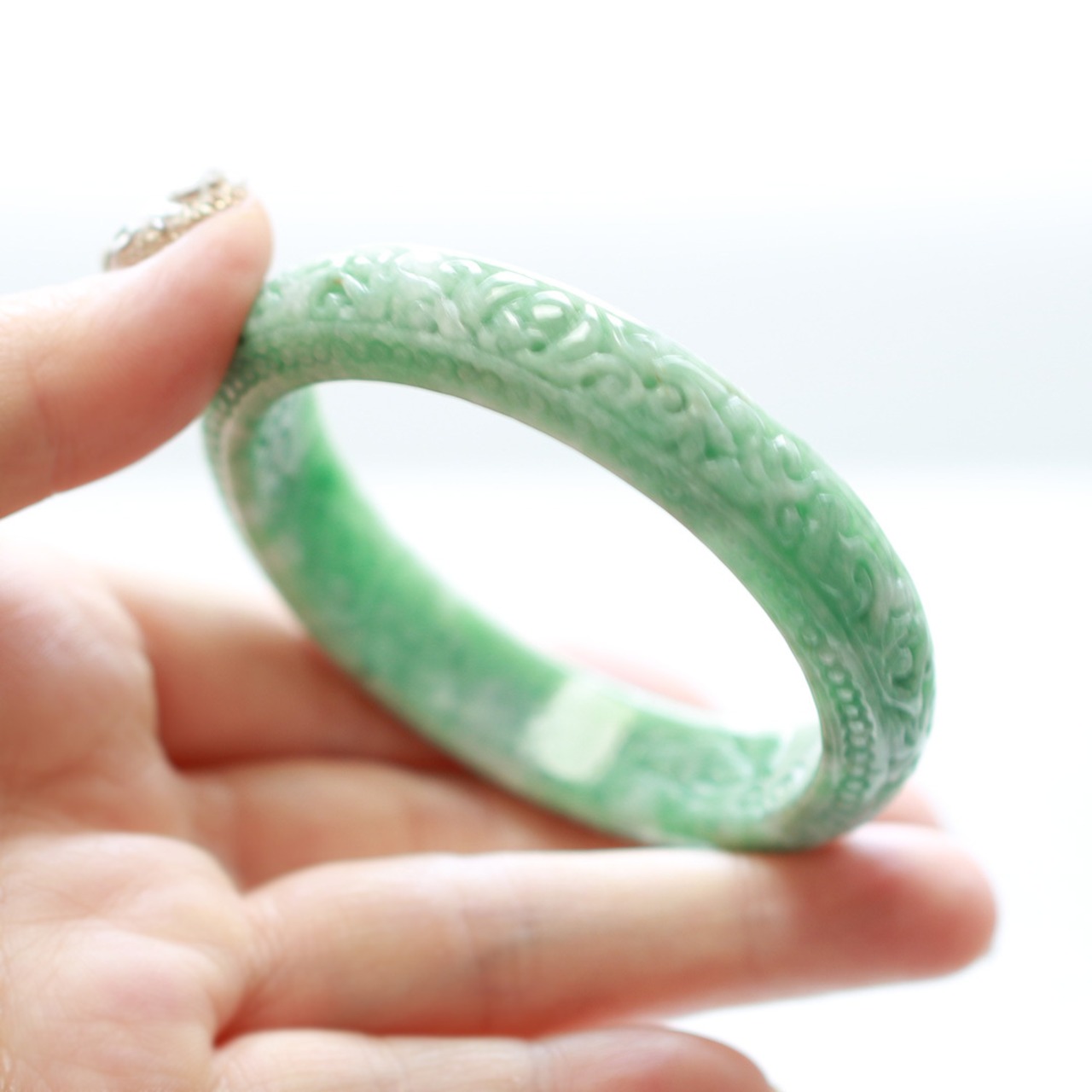 【内径 約54.5mm】 NyoYi Carving 翡翠バングル A貨翡翠 jd_bg1430