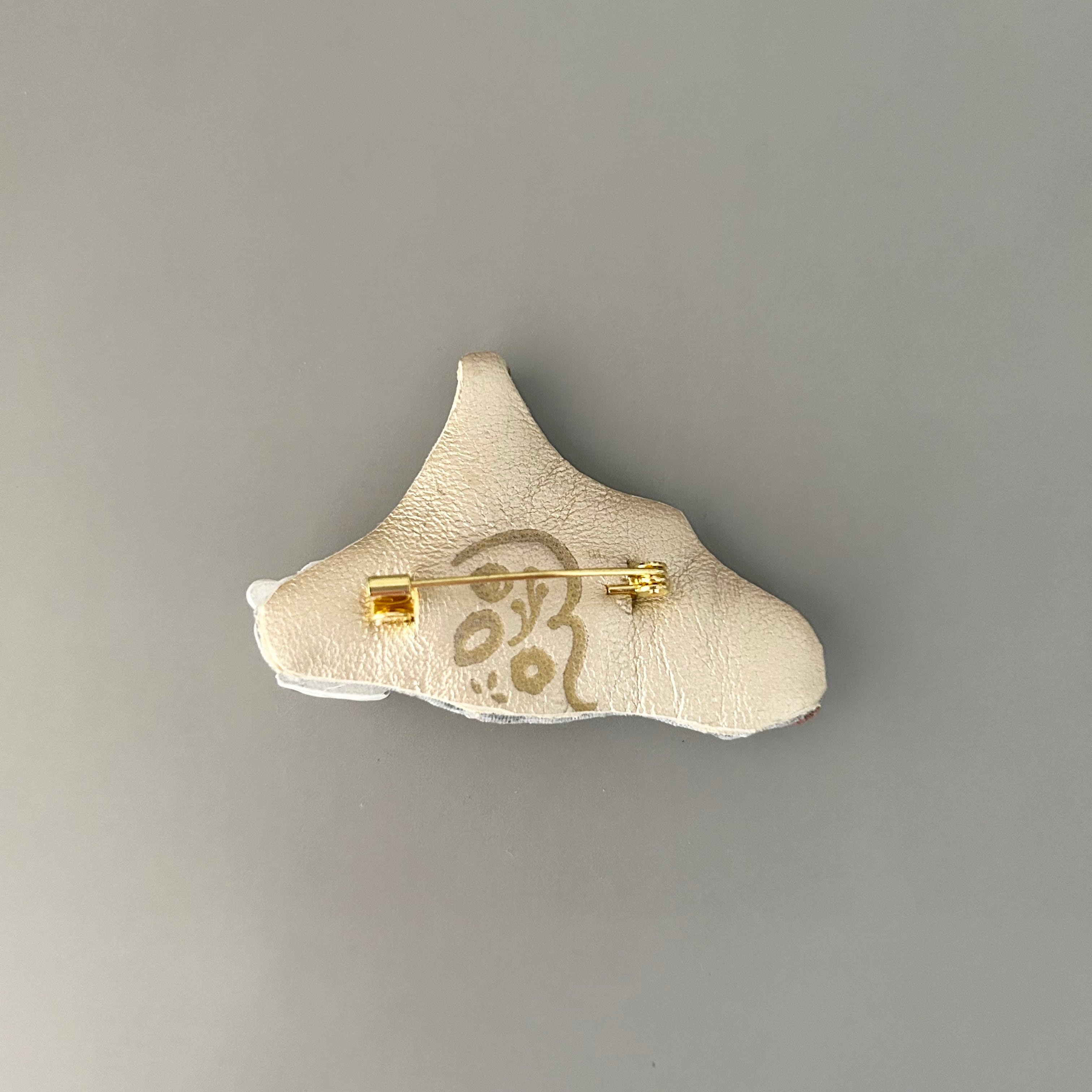 静物画＜フランスの食卓＞ブローチ | Rika Ogasawara｜ 福岡 フランス