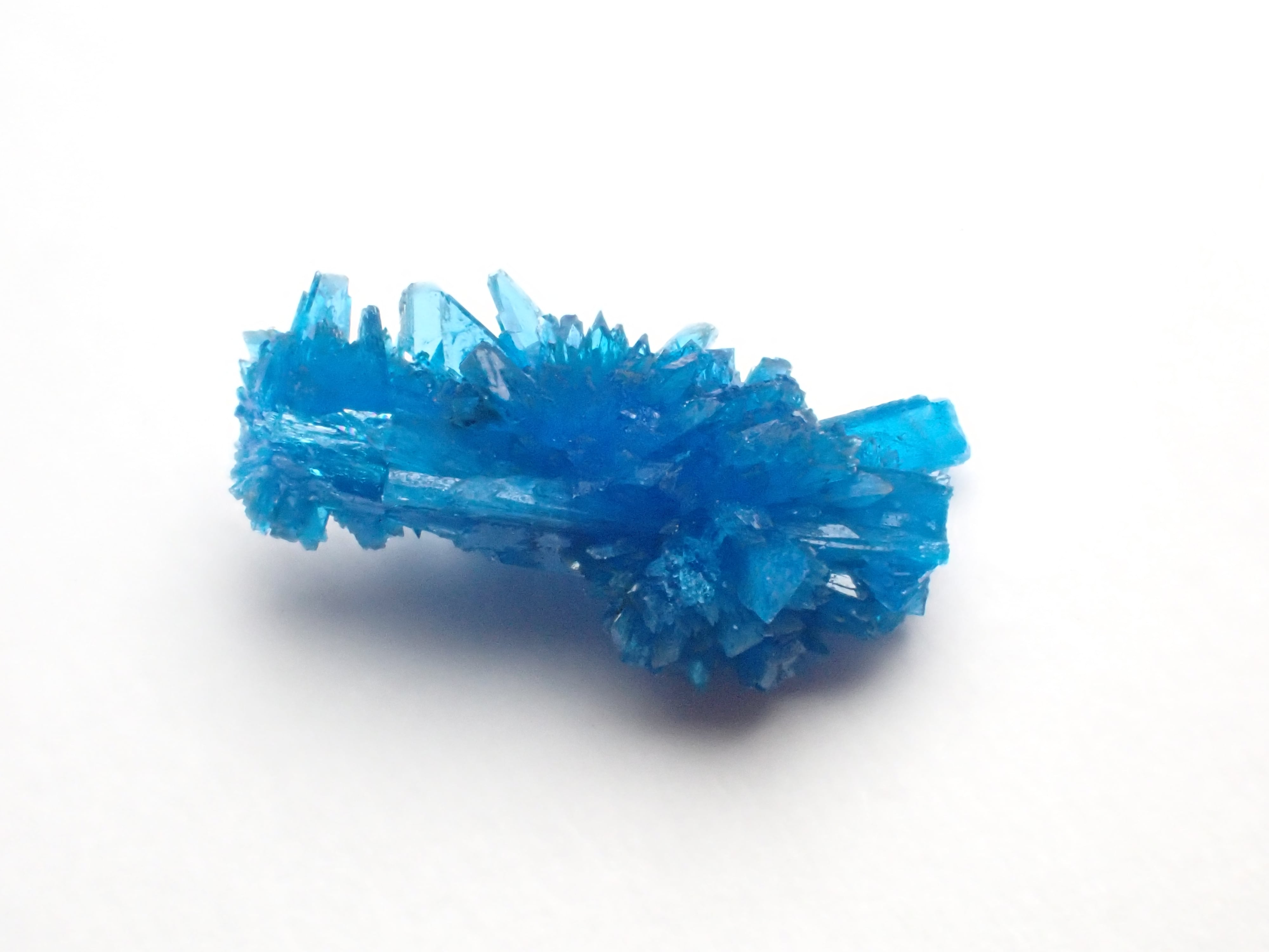 ペンタゴナイト 結晶原石 インド R8-6494 | MineralQuest