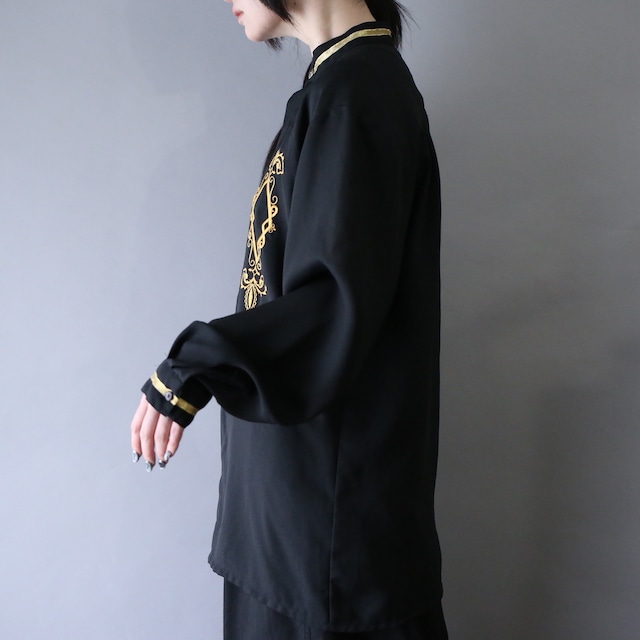 "刺繍" and gold taping design fry-front minimal mode shirt