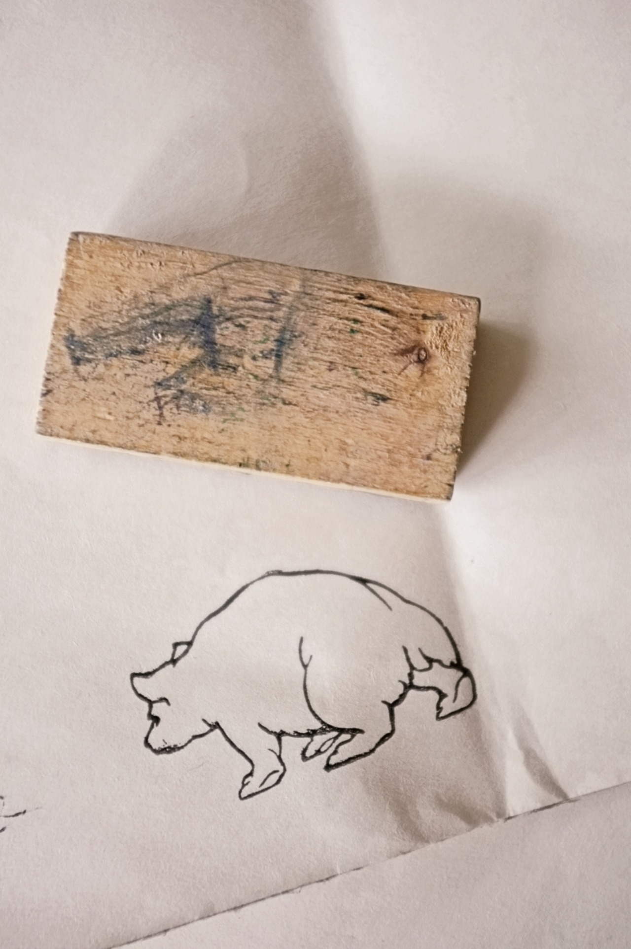 フランス 8c 大きなクマさんとメランコリーな木製スタンプ ヴィンテージ