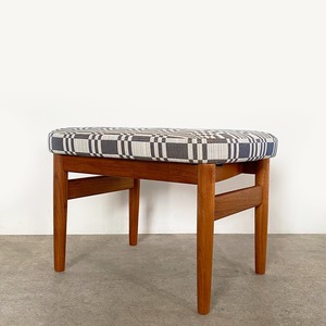 Foot stool with Johanna Gullichsen Doris / CH062