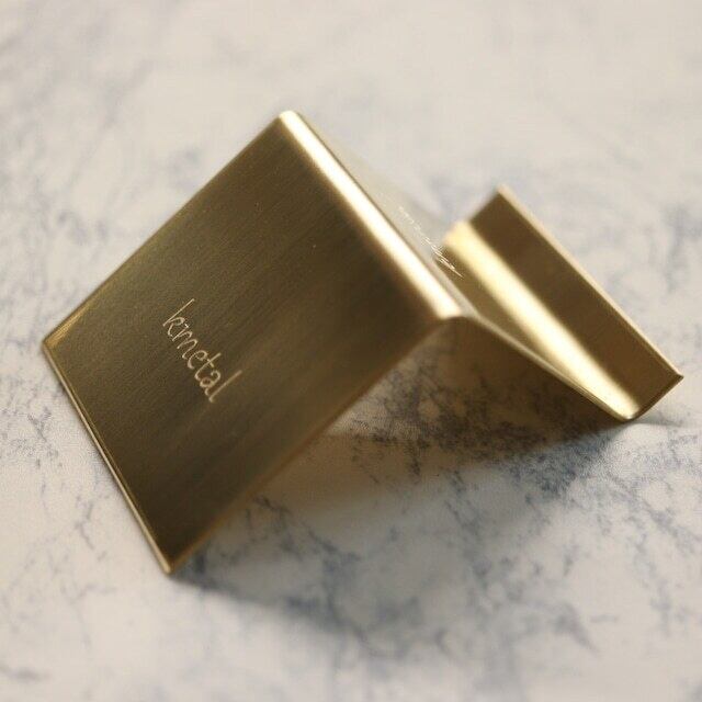 kmetal カードスタンド オリジナル 彫刻可 真鍮 アクセサリー