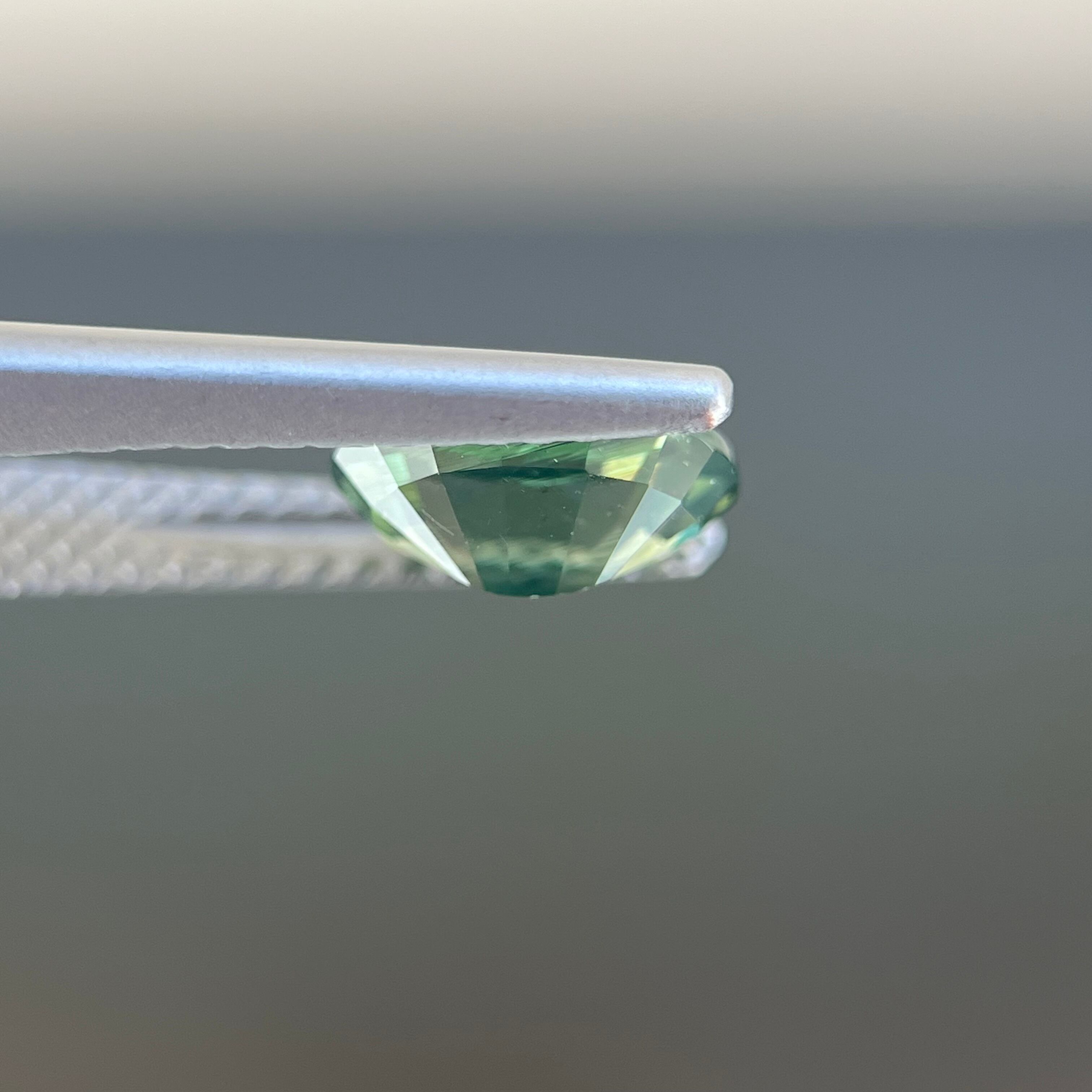スリランカ産非加熱天然グリーンジルコンルース スリランカ産非加熱天然ジルコンルース | トシッタ ジェムズ