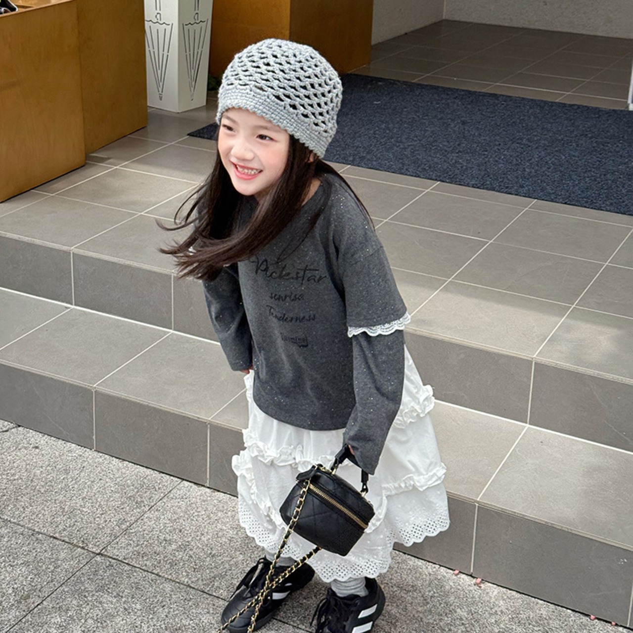 秋キラキラ素材レース付きレイヤード長袖