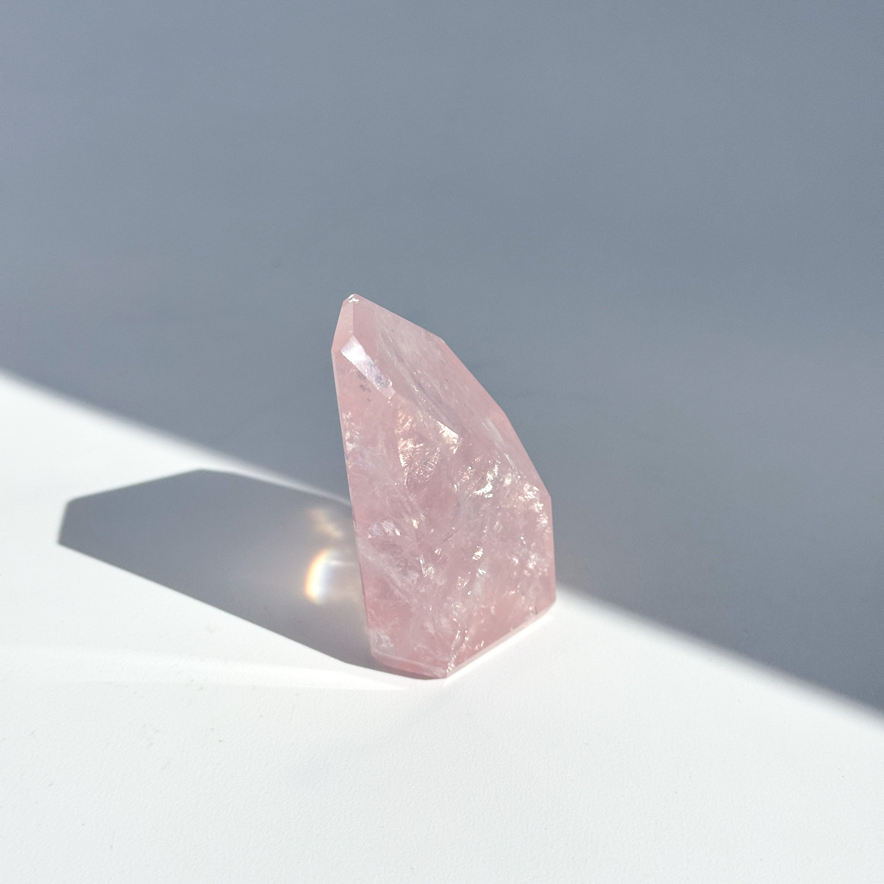 【高品質】バイーア産ローズクォーツ フリーフォーム72◇ Rose Quartz ◇天然石・鉱物・パワーストーン・インテリア