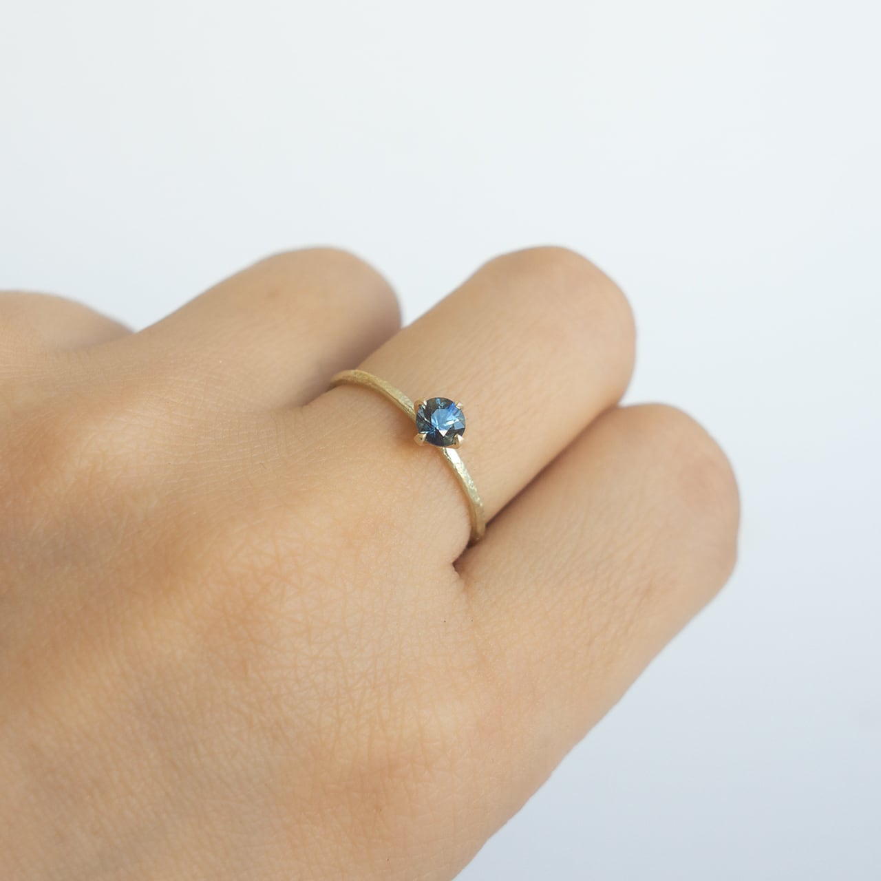 Rock Ring ーバイカラー ティール サファイア | Kumiko Taya jewelry