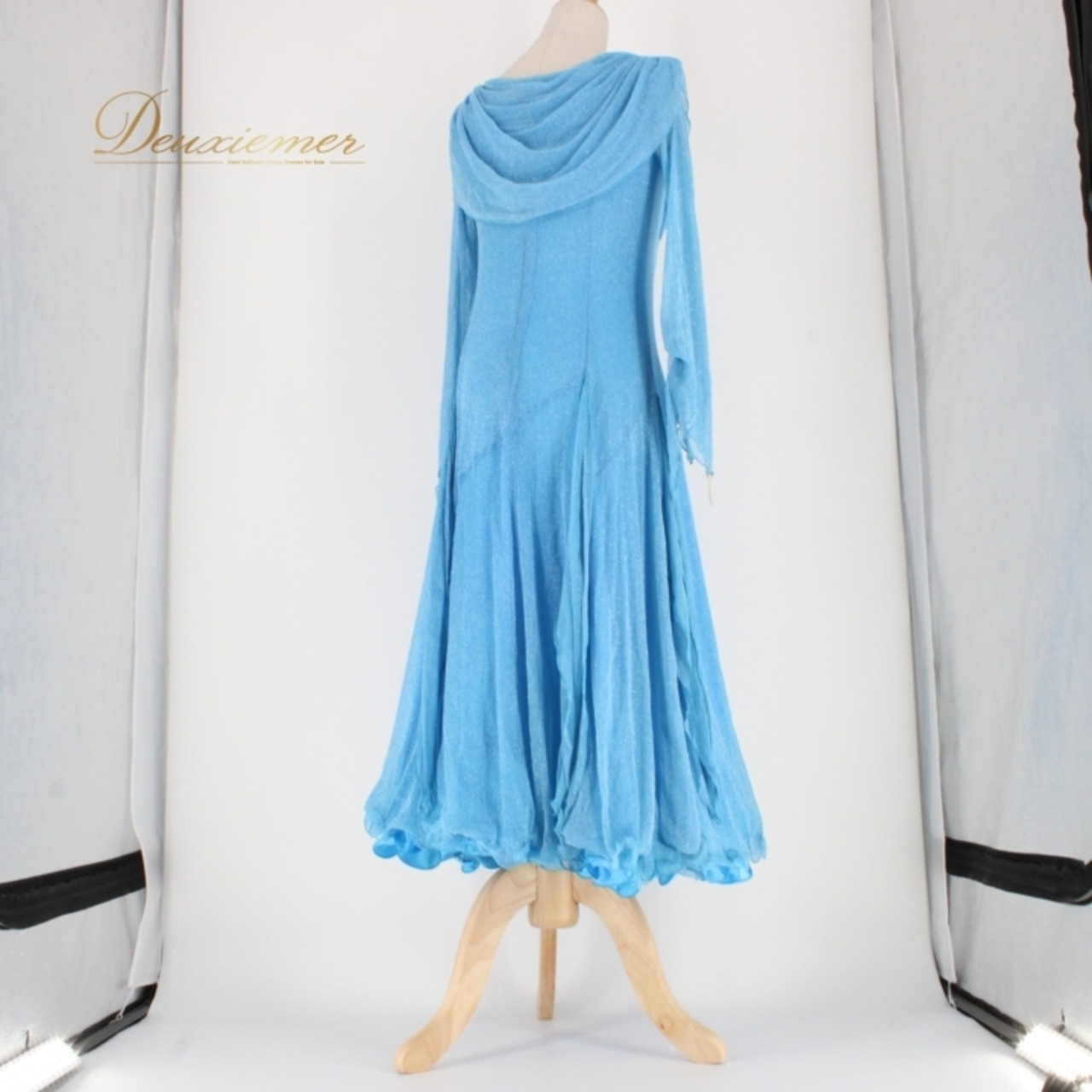 社交ダンス 衣装 スタンダード ドレス ワンピース パーティドレス レディース 水色 prima boutique プリマブティック ブルー系 長袖 ライトブルー 二重スカート ボリューム 優雅 伸縮性 丈約112cm 肩幅約38cm 身幅約41cm ウエスト約34cm ポリエステル 体型カバー おしゃれ 清楚 結婚式 友人の結婚式 ダンス大会 発表会 旅行 さらさら レディースファッション お出かけ用