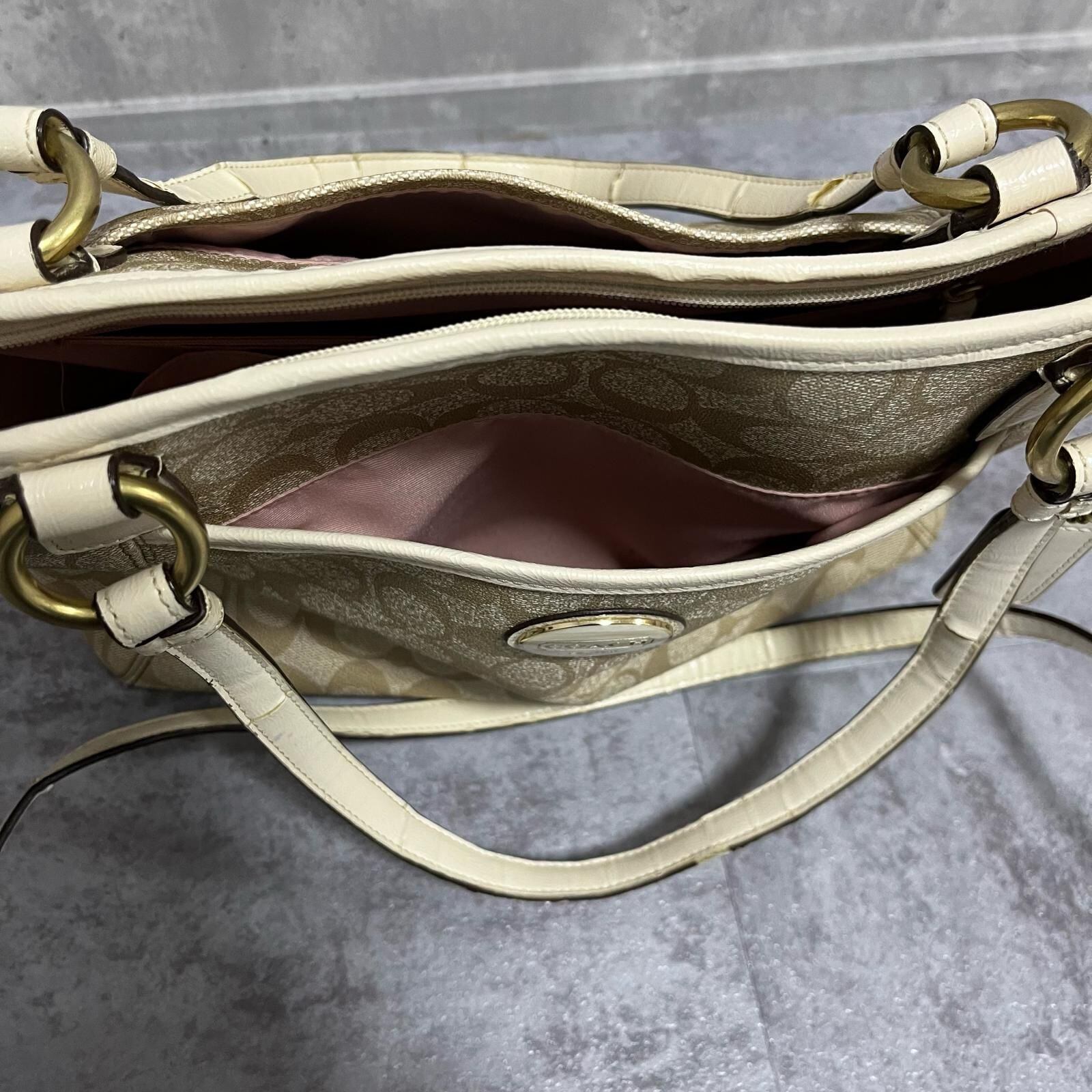 COACH】コーチ シグネチャー柄トートバッグ シグネチャーモチーフ PVC