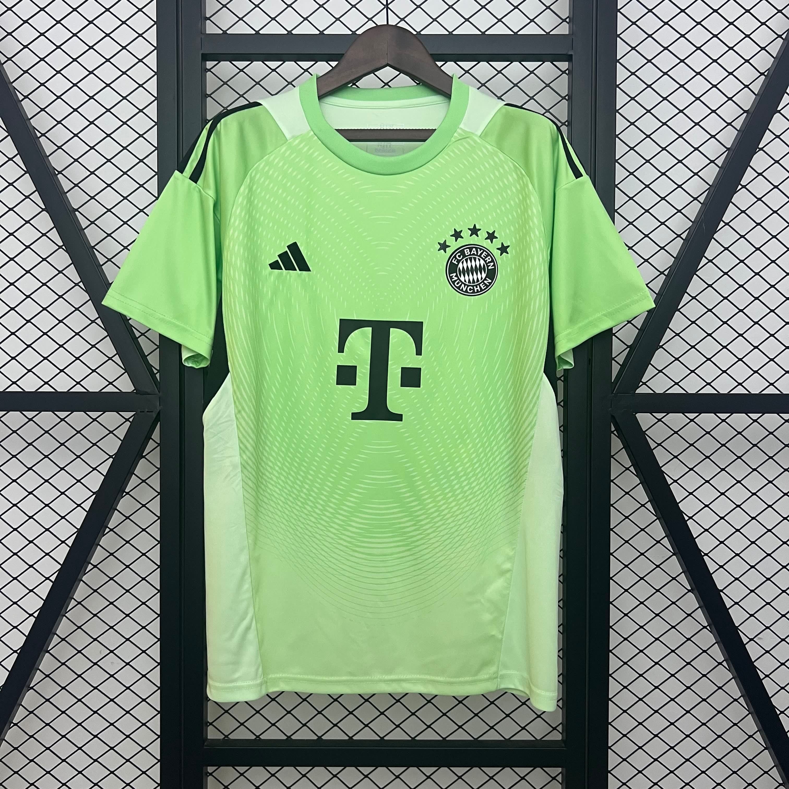 25-26 Bayern Munich Goalkeeper Green Jersey バイエルン ミュンヘン