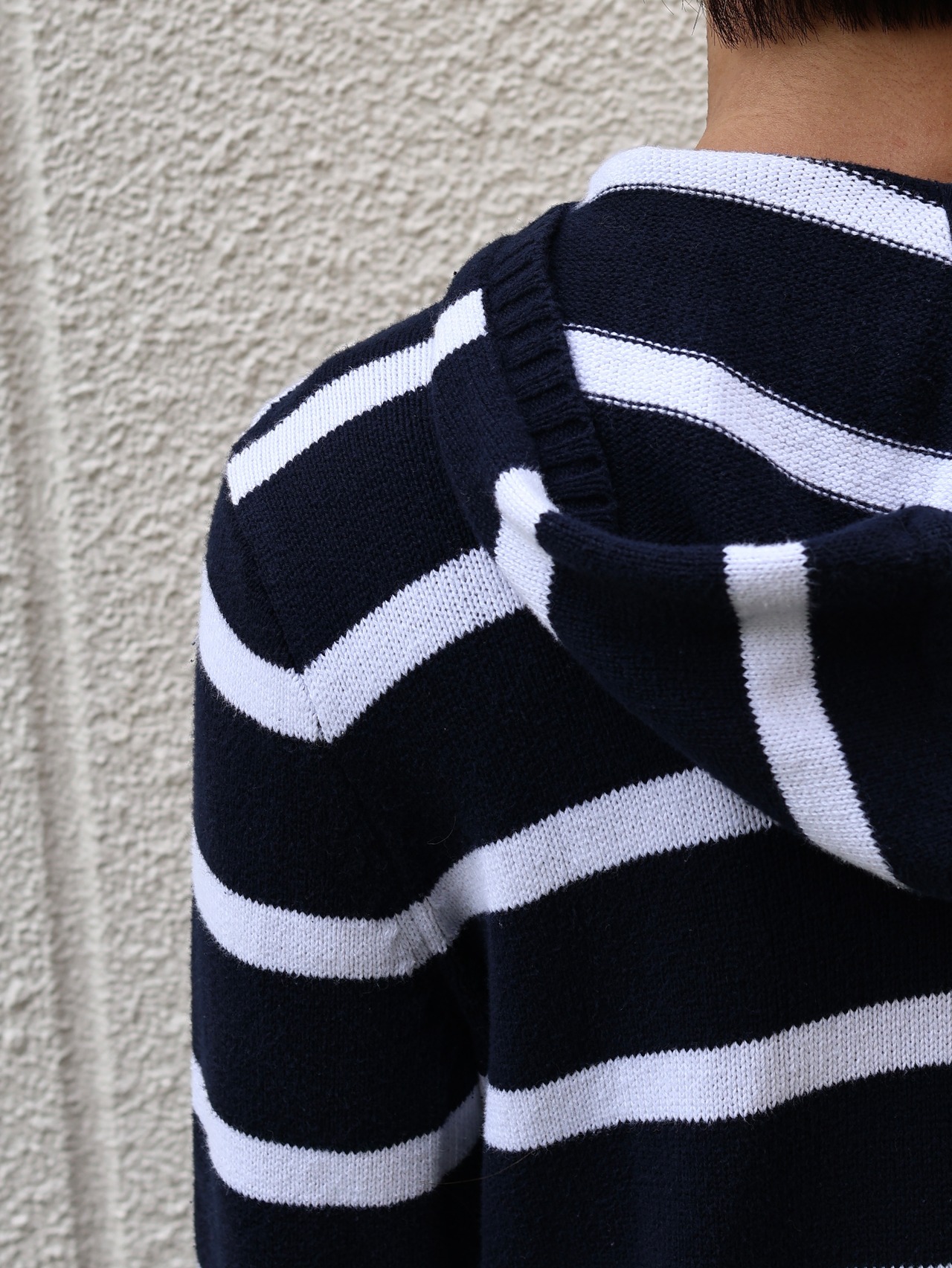 border zip up hoodie