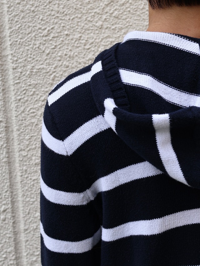 border zip up hoodie