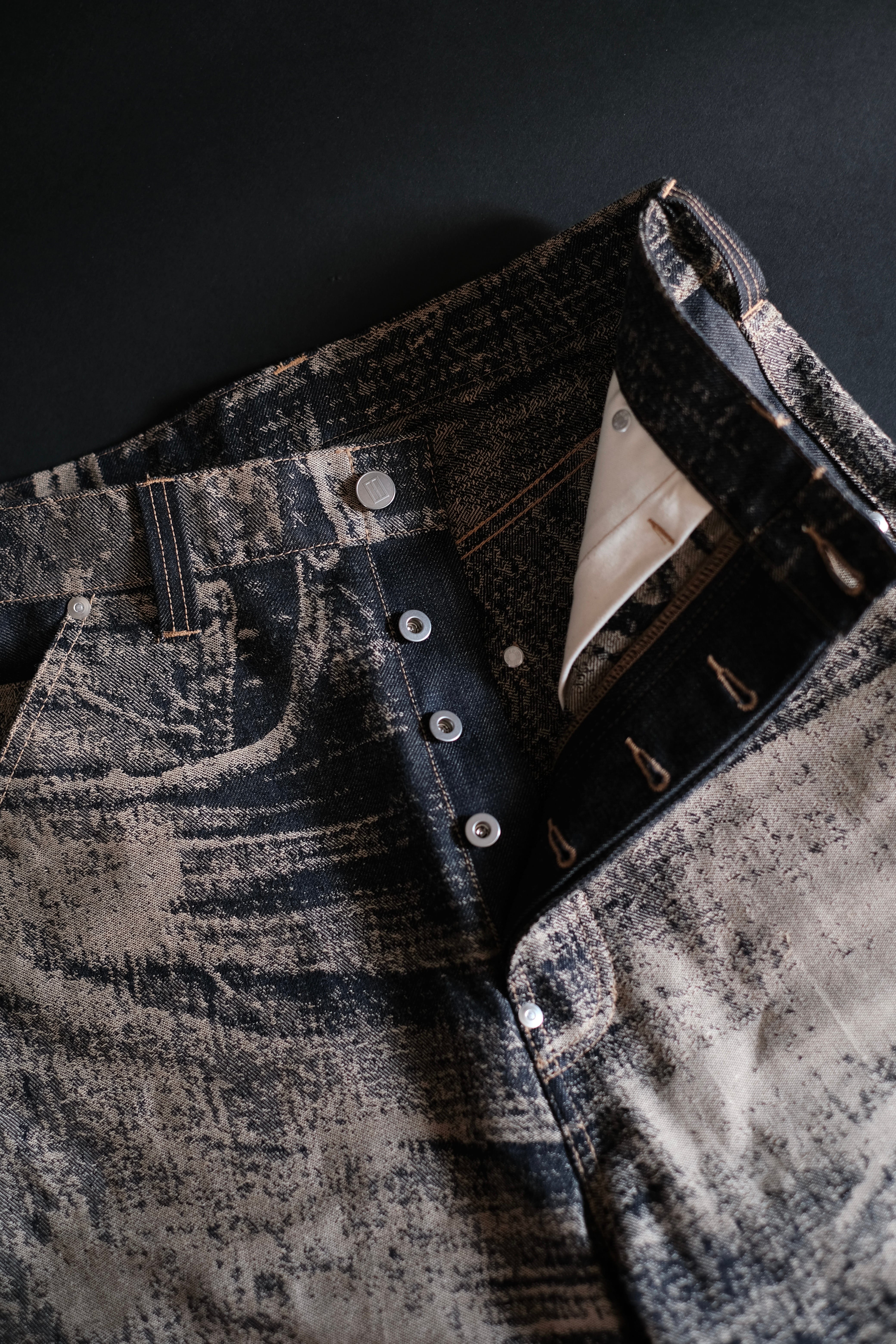 26ss 新品 daisuke tanabe デニム 32 DAISUKE TANABE / x-ray jacuard denim trouser | LIVING