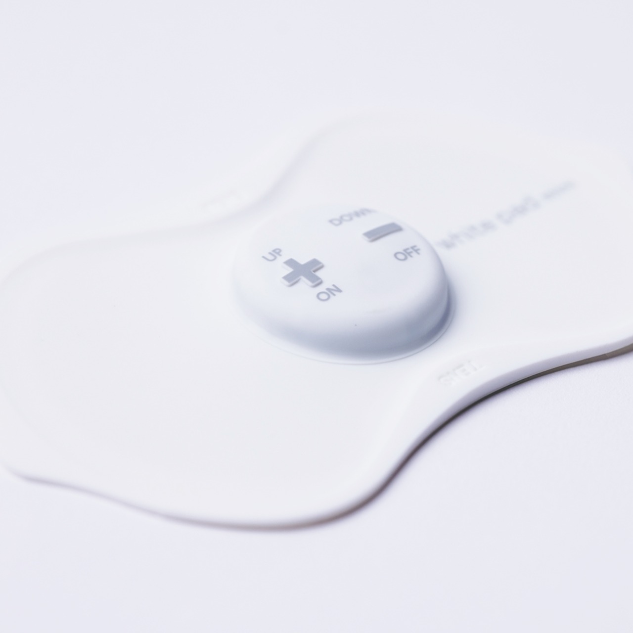 家庭用低周波治療器 white pad mini　ホワイトパッドミニ