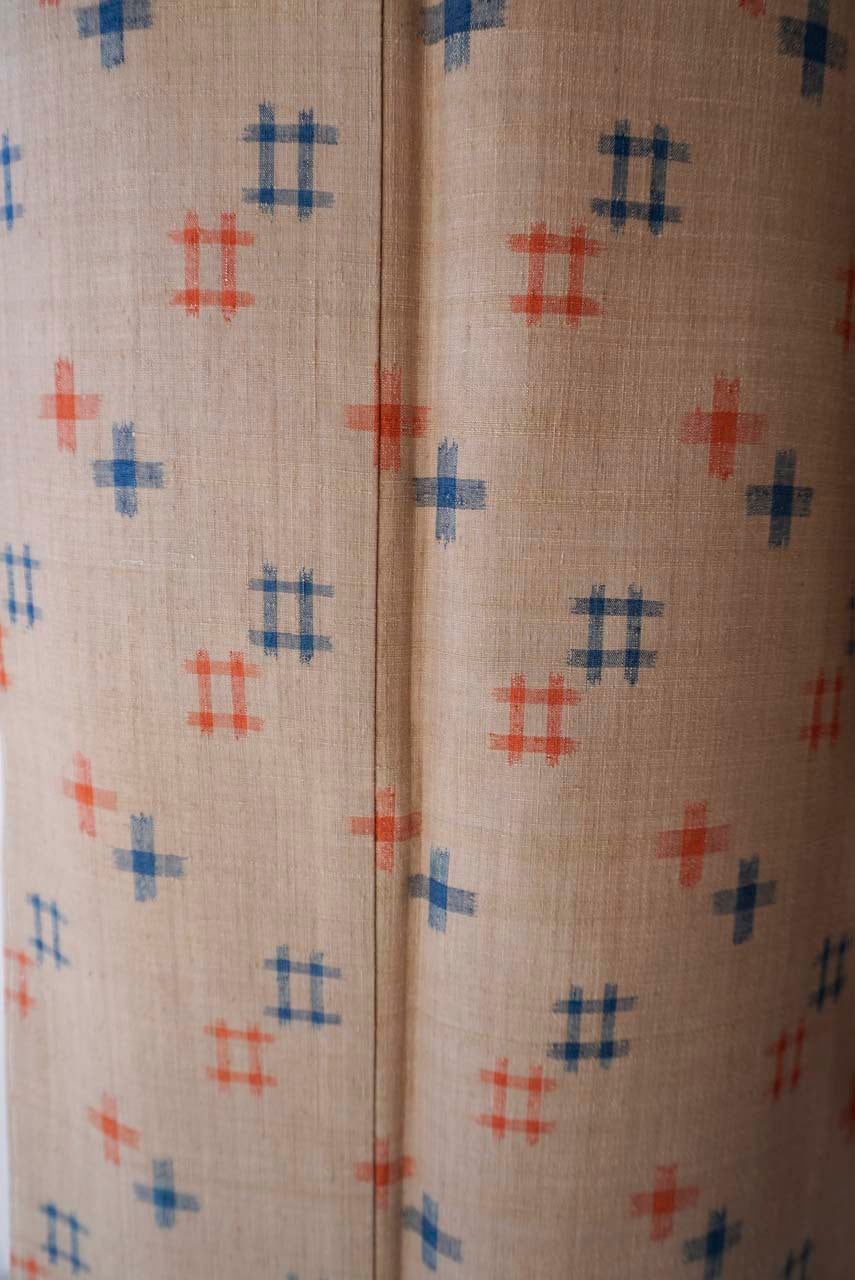 絞り 十字絣 ふんわり紬地 小紋 絞り 十字絣 ふんわり紬地 小紋