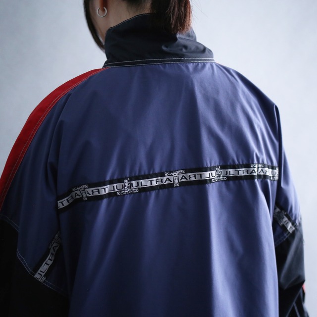 3-tone switching and taping design nylon anorak