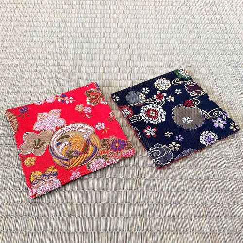 雛のコースター紅黒