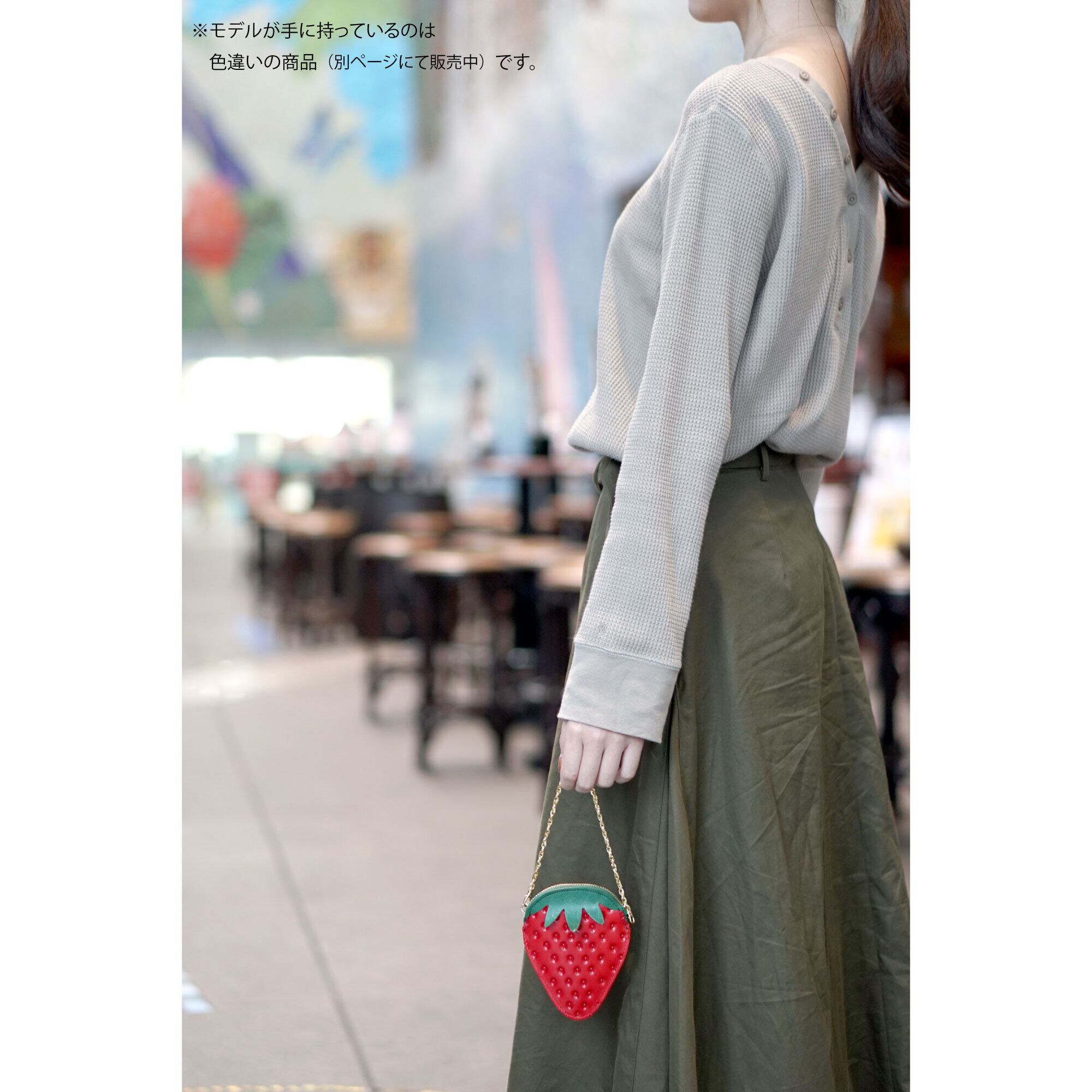 スイカ が入るヘタ付き黒いちご 牛革製コイン パスケース Earl S Favourite アールスフェボリット