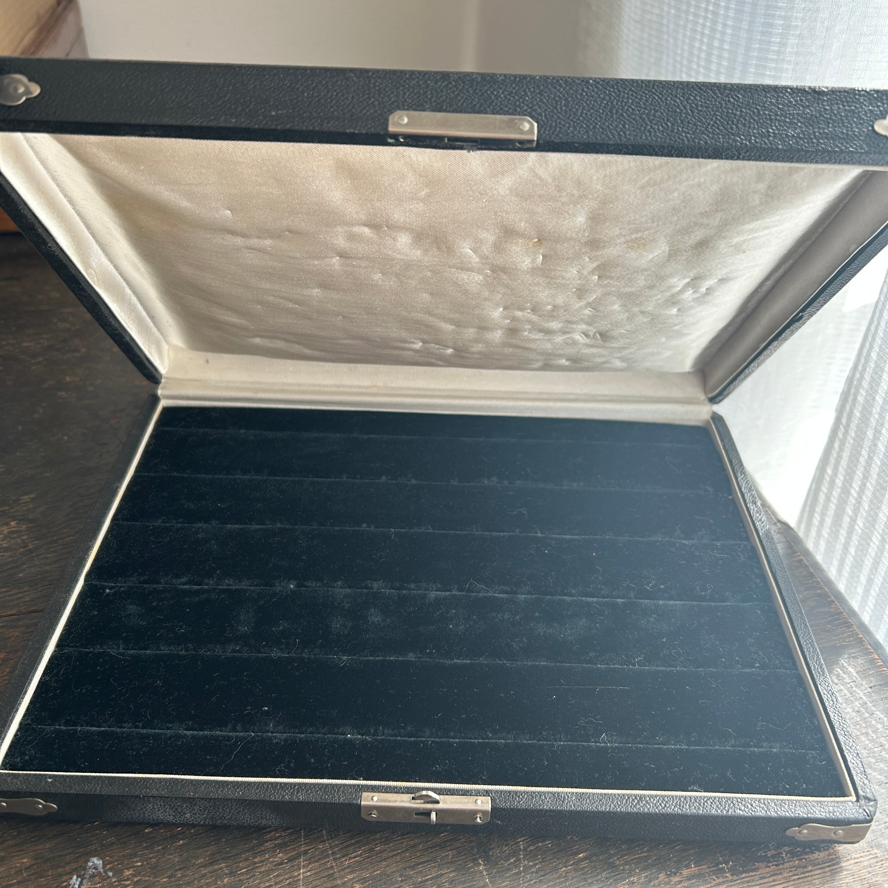 ヴィンテージ　リングコレクションケースE  浅型、大