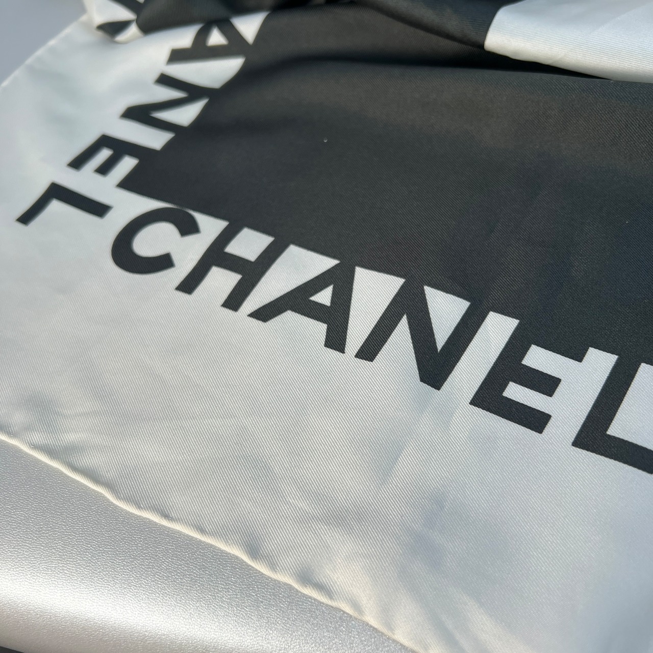 CHANEL シャネル シルクスカーフ ホワイト A-9448