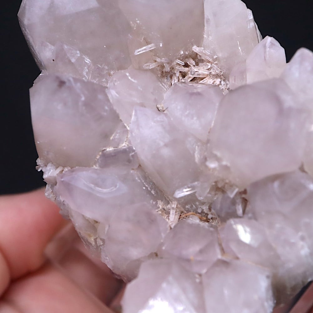 天使・神の指紋！アメジスト 紫水晶 クォーツ 172g AMT317 鉱物 原石