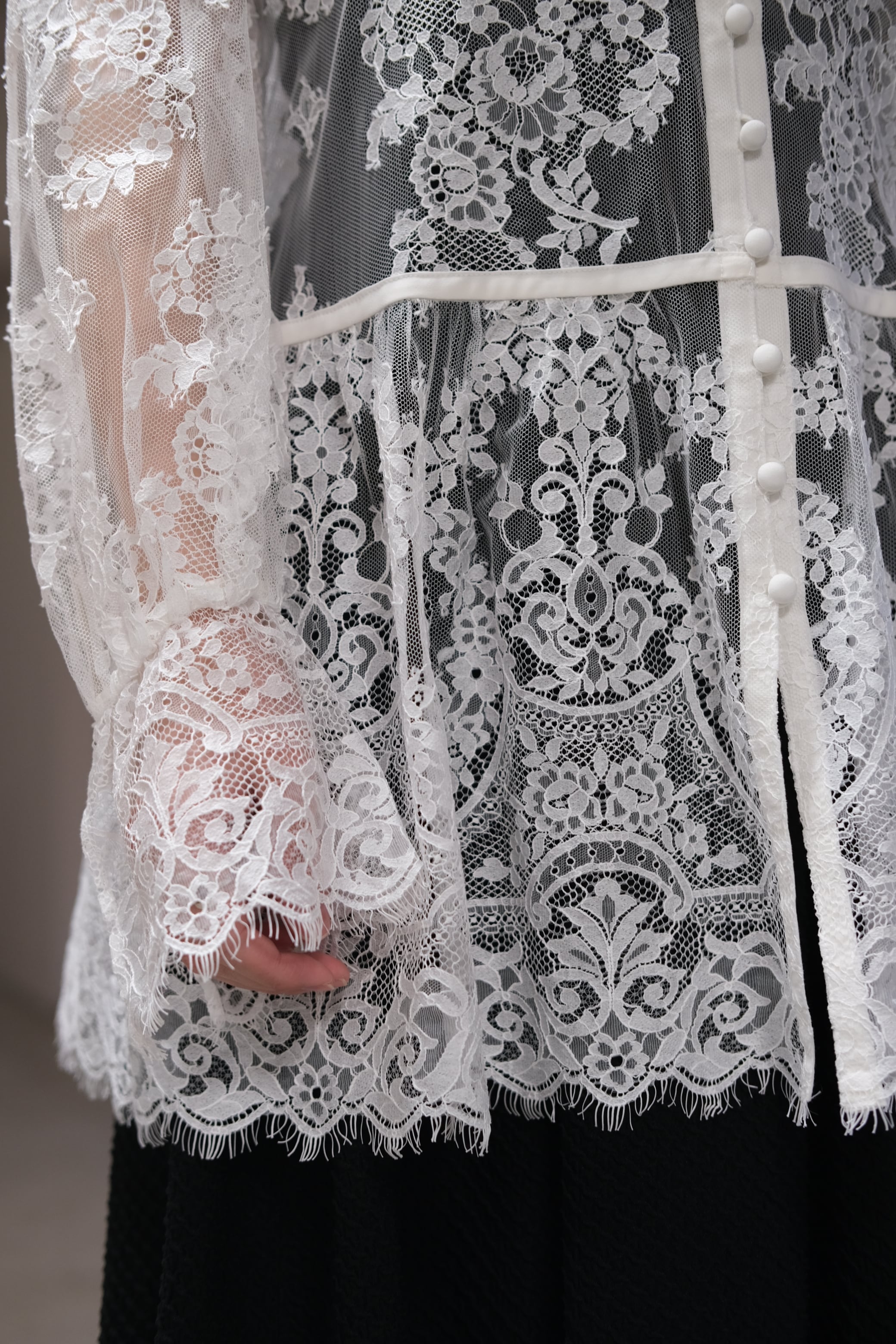 FETICO】LACE GATHERED BLOUSE -White- | loop