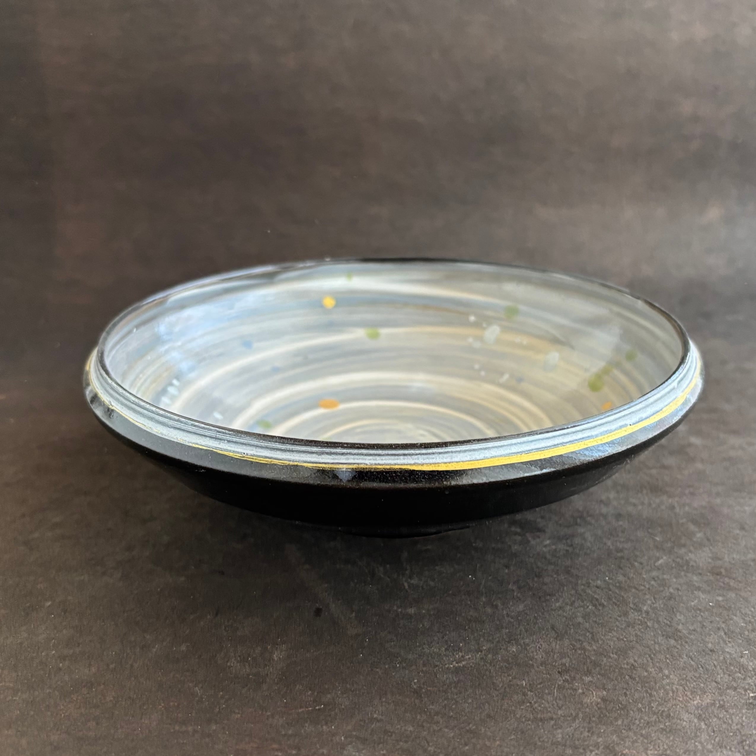 金彩空色の刷毛目 平盛鉢